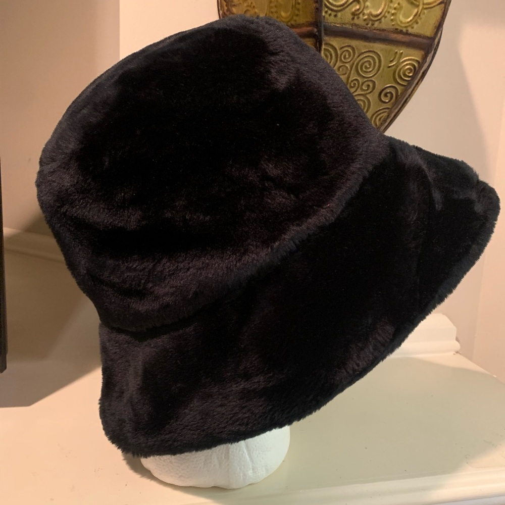 Velvet Bucket Hat - Picture 3 of 3